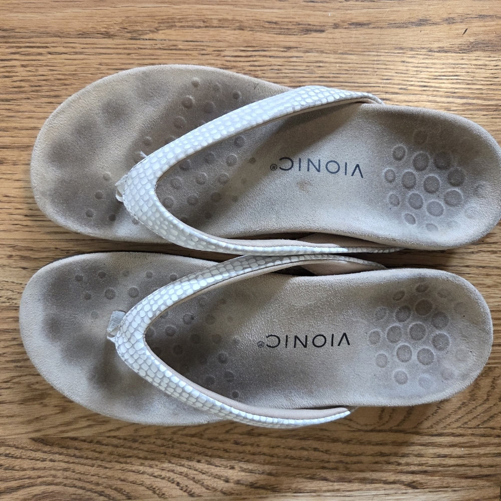 38 Vionic Leather Sandals - Picture 5 of 5